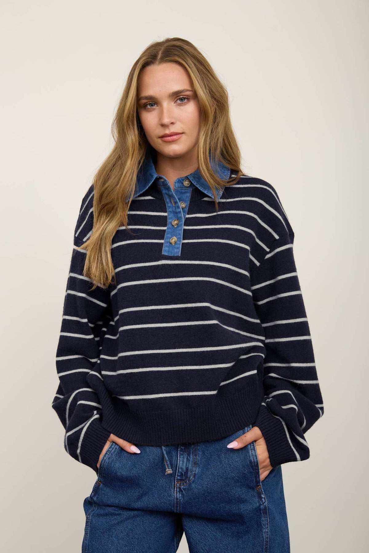 COLLAR STRIPED SWEATER